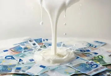 Lait coulant sur des billets en euros