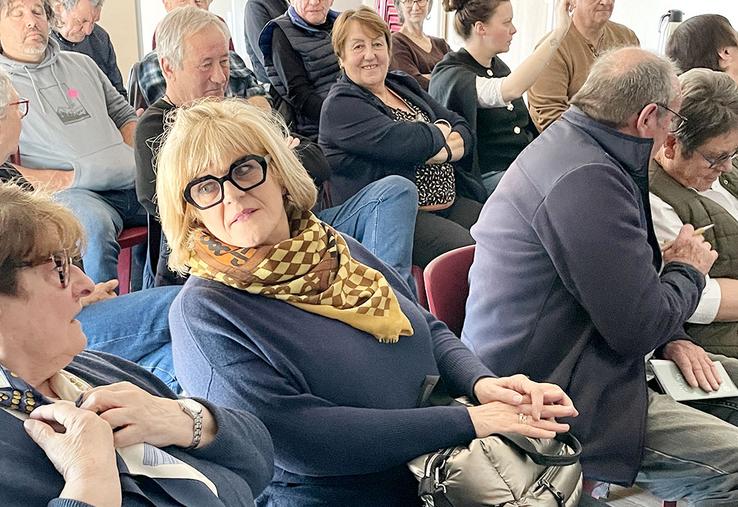 Des élus béarnais dans la salle du Domaine de Coulomne