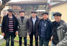 Les administrateurs des structures posent avec leur béret