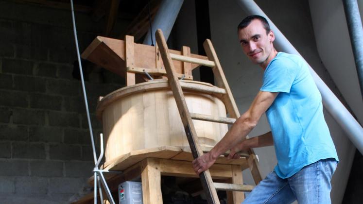 file-À trente-quatre ans, Arnaud Clouté est à la tête d’une exploitation de polyculture-élevage. Et depuis quelques semaines, il est aussi meunier et boulanger.