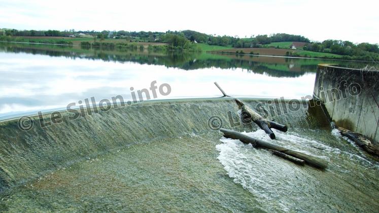 file-Le Sénat propose de constituer des réserves alimentées entre autres par la récupération des eaux pluviales.