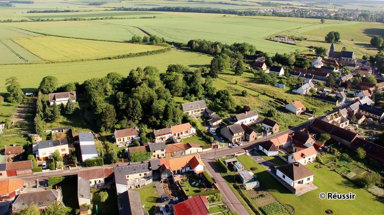 file-Les zones rurales ne sont pas épargnées par le phénomène des vols de biens professionnels ou privés. Peu de Français ont installé une alarme chez eux, mais il existe des protections assez efficaces telles que les haies ou des détecteurs de mouvement.