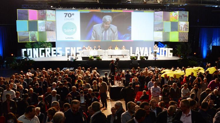 file-Entre le ministre de l’Agriculture et la première centrale syndicale agricole de France, la confiance semble définitivement rompue.