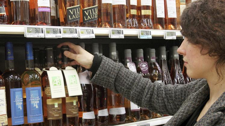 file-Les ventes de boissons alcoolisées bio ont été multipliées par deux au cours de cinq dernières années. Par ailleurs, la France exporte un tiers de sa production de vin bio.