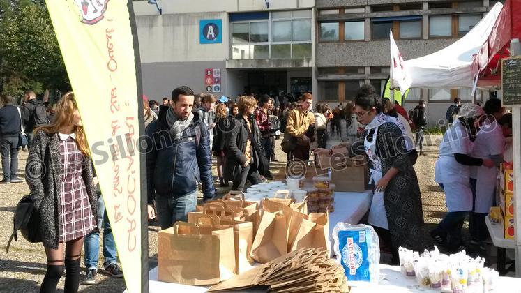 file-Pour cette quatrième édition de Croc’Agri, destiné à promouvoir l’agriculture locale, les JA d’Aquitaine ont investi ce jeudi 15 octobre le campus de la faculté de Bordeaux.