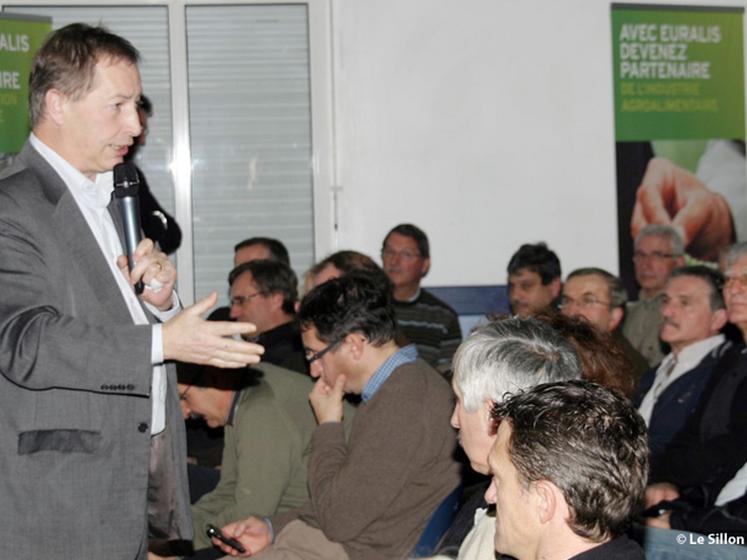 file-Christian Pèes, président du groupe coopératif Euralis, face à  ses adhérents. Â© Le Sillon