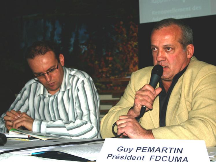 file-À l'avenir, la Fédération départementale des CUMA, présidée par Guy Pémartin (à droite) se devra de répondre à de nouveaux défis. Pour cela, elle bénéficie d'un réseau particulièrement actif.