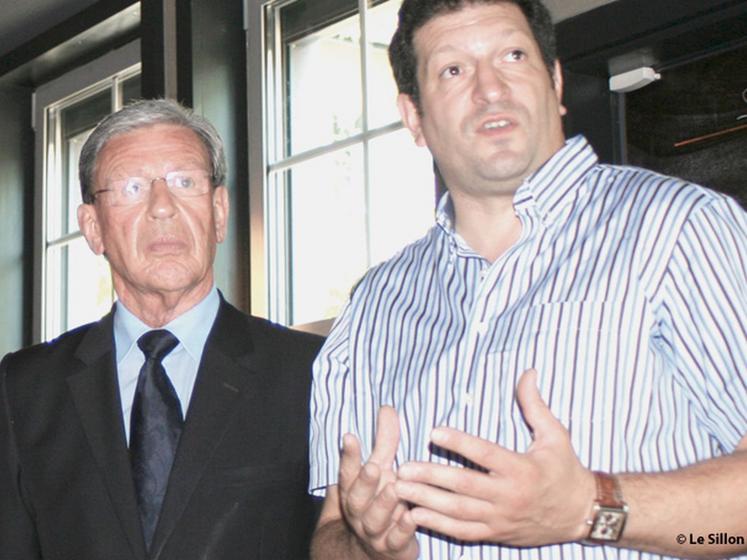 file-La chambre d'agriculture des Pyrénées-Atlantiques et son président, Jean-Michel Anxolabéhère (à droite), et la ville de Bayonne, représentée par le maire Jean Grenet ont conjugué leurs efforts pour faire de cette cinquième édition de “Ferme en vil