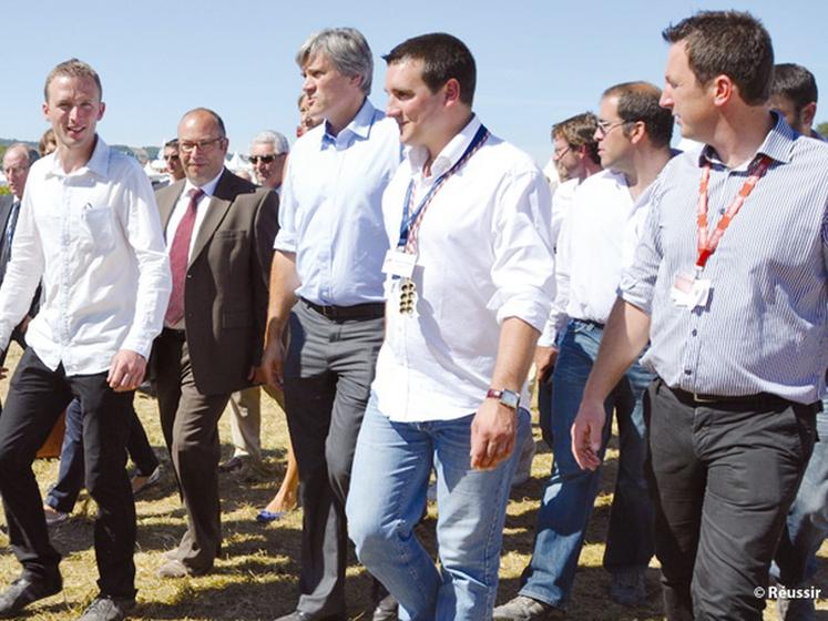 file-Durant sa visite inaugurale au concours national de labour dans le Tarn, le ministre de l'agriculture, Stéphane Le Foll, a rassuré le syndicat jeune sur le maintien, en 2013, du niveau des soutiens à  l'installation de 2012. Â© Réussir