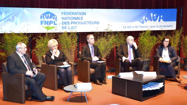 file-Phil Hogan, commissaire européen à l’agriculture, était présent le 16 mars à la 73e assemblée générale de la Fédération nationale des producteurs de lait (FNPL) à Langres.