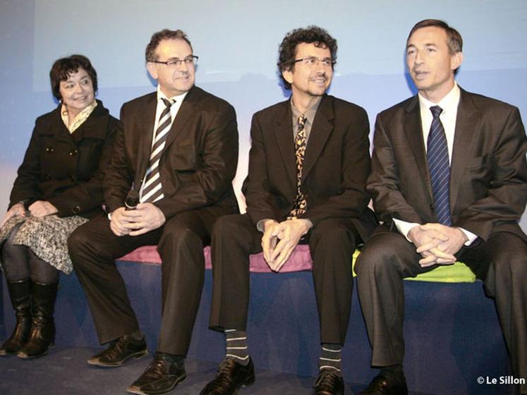file-Pour illustrer les capacités de la mémoire, de petits tests ont été réalisés sur scène, mais aussi dans la salle. Par exemple, on se souvient de ce que l'on faisait le 11Â septembre 2009, jour des attaques contre le World Trade Center, mais pas de la