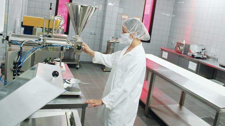 file-La halle technologique agroalimentaire est dotée de deux salles de préparation qui permettent d’envisager de nombreux process, de la viande aux légumes en passant par le poisson, les pâtisseries, les liquides… Photo Le Sillon