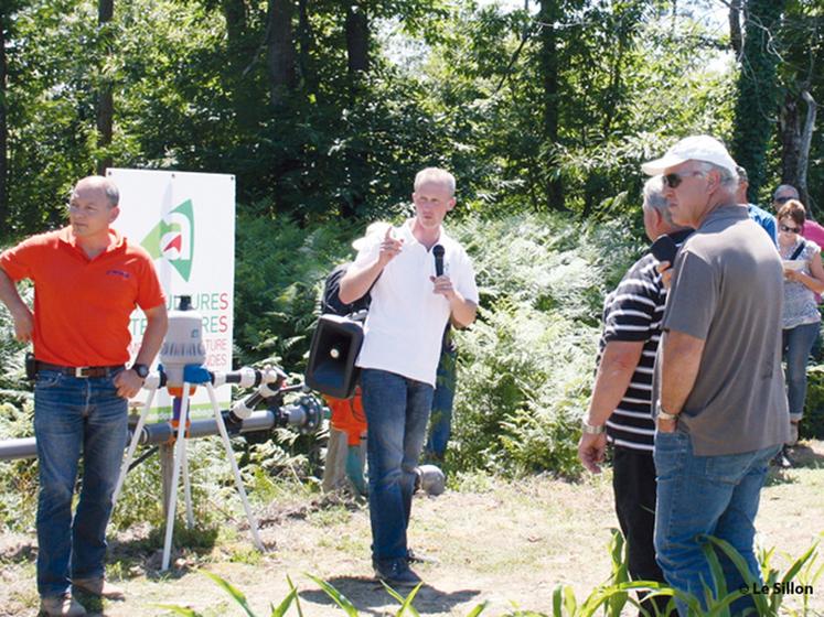 file-Le suivi de deux années (2012 et 2013) de cet essai montre une économie d'eau moyenne de 24 % comparée à  une irrigation sous pivot et des économies d'énergie de l'ordre de 16 % par rapport à  un pivot et de 50 % si utilisation d'un en