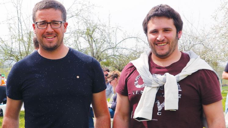 file-Sylvain Bordenave, président des JA, et Vincent Diribarne, secrétaire général, sont allés à la rencontre des jeunes du lycée de Mont pour livrer leur expérience.