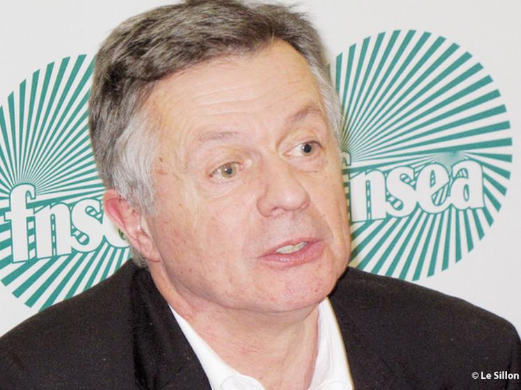 file-« Depuis 2002, il existe une protection obligatoire contre les maladies professionnelles et les accidents du travail. Mais rien en cas de maladies ou d'accidents sans lien avec le travail. En cela, les agriculteurs sont une exception », note M. Bayar