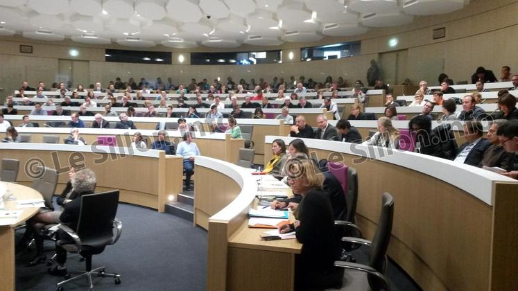 file-Le 5 octobre dernier, le conseil régional d’Aquitaine a organisé un débat autour de l’approvisionnement des restaurants collectifs, notamment les cantines scolaires.