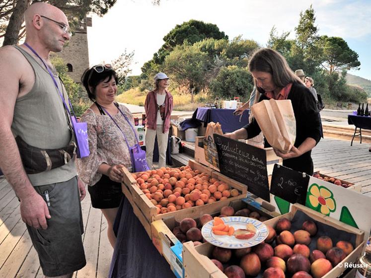 file-La marque « Marchés de producteurs de pays » a décidé de rejoindre le réseau Bienvenue à la ferme. Les deux structures vont ainsi proposer une offre de produits locaux qui permettra notamment un maintien du tissu rural. © Réussir