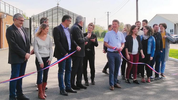 file-Élus et responsables professionnels ont inauguré le nouveau plateau technique de l’Apesa et posé la première pierre de l’unité expérimentale de méthanisation agricole de la station de recherche d’Arvalis.