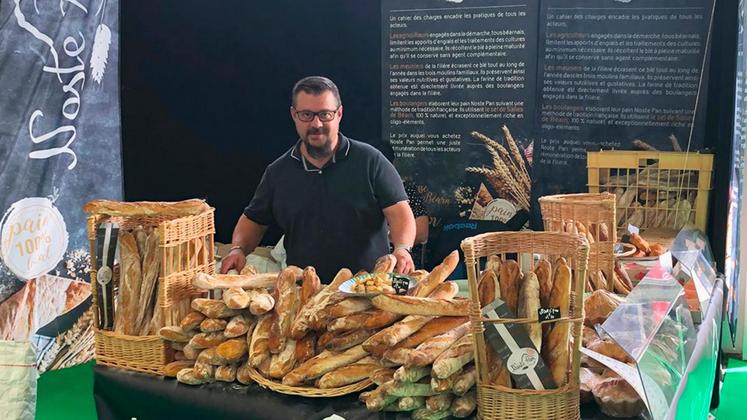 file-Au travers de différents salons et foires, Pascal Wozniak fait découvrir au plus grand nombre le pain 100% béarnais. Une aventure qui séduit les consommateurs.