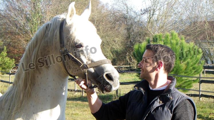 file-Les plus hautes distinctions honorent l’élevage de chevaux pur-sang arabes du garlinois Philippe Ascaso: il a été élu meilleur éleveur de France et son poulain Iniziato, truste les titres de meilleur cheval français et de numéro 6 mondial.
