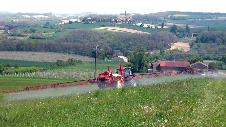 file-Les distances seront étendues aux lieux «accueillant des travailleurs présents de façon régulière à proximité de ces traitements.»