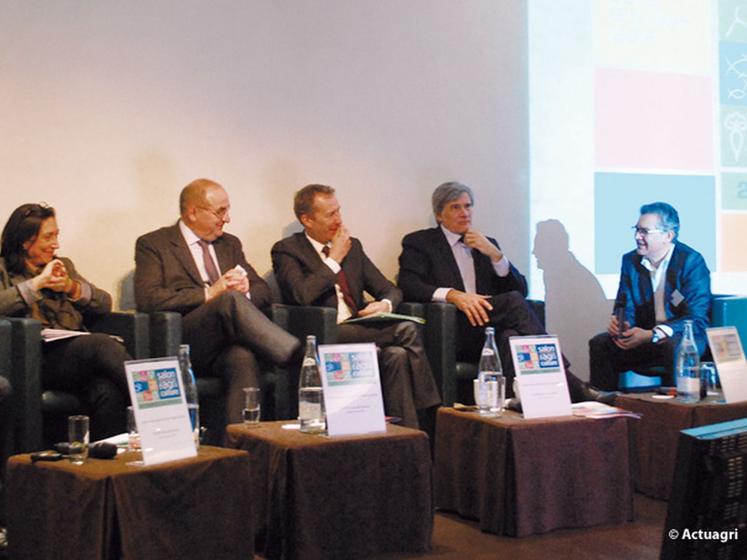 file-Lors de la présentation du programme du salon, en présence des ministres Le Foll et Garot, le président Jean-Luc Poulain a mis l'accent sur les progrès qui ont accompagné l'évolution du monde agricole, ces dernières années. © Actuagri