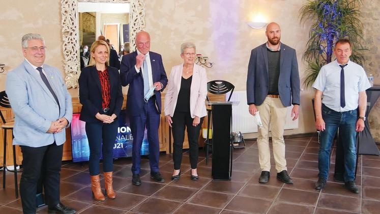 file-La FNSEA et les JA de Nouvelle-Aquitaine ont réuni six candidats aux prochaines élections régionales pour évoquer les enjeux agricoles de demain.