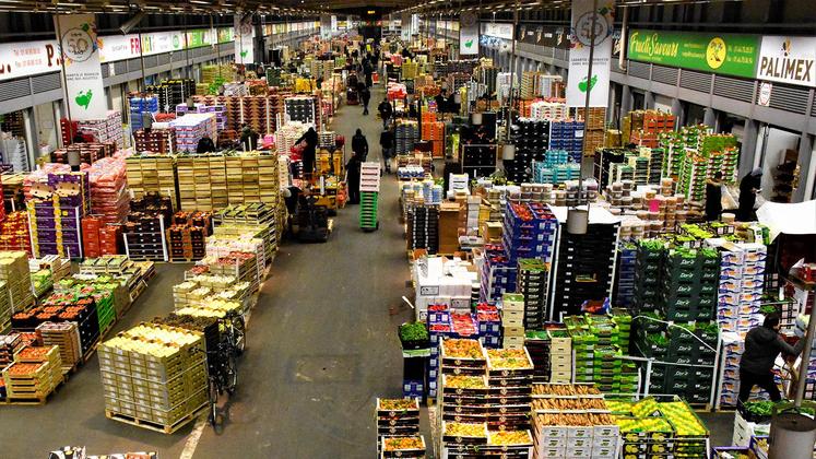 file-Le marché de Rungis exporte chaque année environ 1 milliard d’euros de marchandises à l’étranger, soit 10% du chiffre d’affaires de ses 1.200 entreprises.