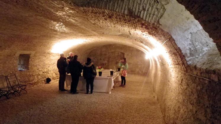 file-La cave voûtée du XVe siècle subsiste du précédent édifice.