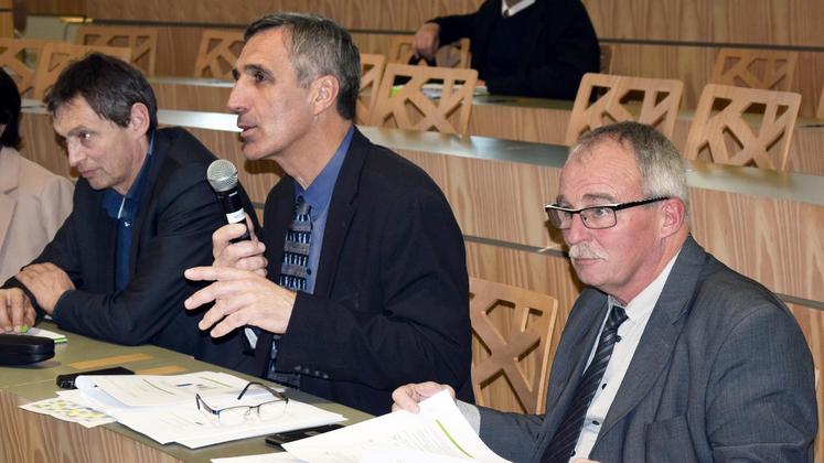 file-Le président de la chambre régionale d’agriculture, Dominique Graciet, et le premier vice-président, Luc Servant, ont présenté les chiffres de la conjoncture agricole de Nouvelle-Aquitaine.