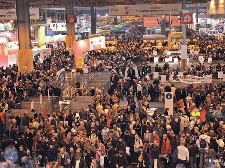 file-SIA et SIMA pourraient battre des records de fréquentation tellement l'agriculture est au coeur des débats mondiaux. Les exposants, eux, répondent présents. © Réussir