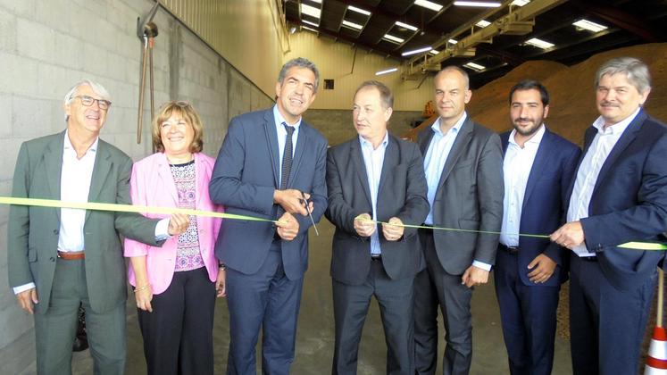 file-L’usine Sajalim, qui a été inaugurée le 8 septembre, s’inscrit dans le cadre du plan national de relance de la filière soja, «a pour vocation de valoriser durablement les graines conventionnelles et bio, produites dans la région Sud-Ouest.