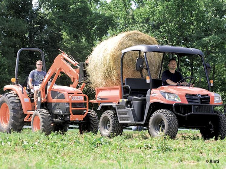 file-Par rapport aux quads, la benne à l'arrière constitue l'avantage majeur de ces engins pour le transport de fourrages, d'outils ou de matériaux © Kioti