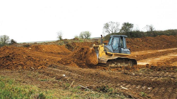 file-Pénurie de main-d’œuvre, hausse du gazole non routier et des prix des matériels : les entrepreneurs des travaux du territoire sont confrontés à une avalanche de difficultés.