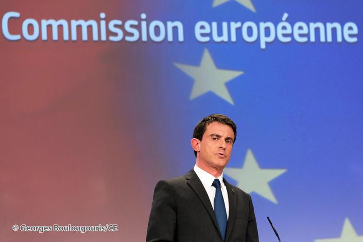 file-À la sortie de sa rencontre avec les représentants de la grande distribution, Manuel Valls s’en est pris à la Commission européenne, qu’il accuse de faire «trop peu ou trop tard».