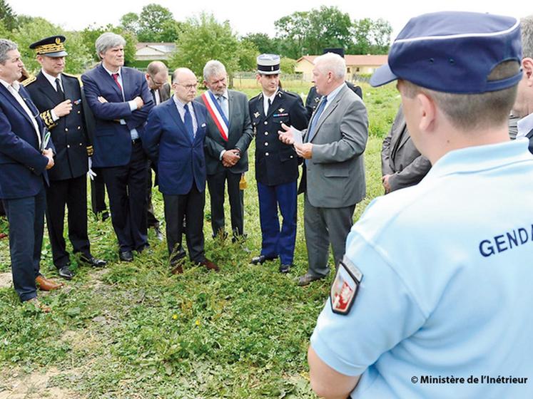 file-À l'occasion de ce déplacement dans l'Ain, Stéphane Le Foll et Bernard Cazeneuve ont fait un point sur la mise en oeuvre du plan de lutte contre les cambriolages dans les exploitations agricoles. Â© Ministère de l'Intérieur