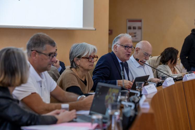 Les conseillers départementaux en session