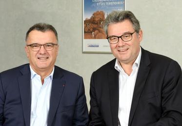 file-Respectivement président et directeur général du groupe coopératif Maïsadour, Michel Prugue (à gauche) et Philippe Carré estiment que le nouveau plan stratégique est «susceptible de remobiliser salariés et adhérents».
