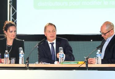 file-«Coopérative oui mais au service de qui?» tel était l’intitulé de ce débat qui a permis d’évoquer les missions de la coopération, ses spécificités organisationnelles, son mode de gouvernance…