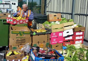 file-Dans tous les scénarios étudiés par les chercheurs de l’Inra, des interrogations portent sur la cohérence entre les leviers d’action et l’objectif de réduction du gaspillage alimentaire.