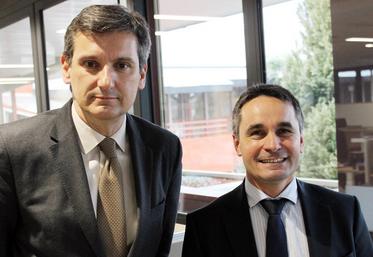 file-Pour le duo composé du directeur, Jean-Paul Mazoyer (à gauche sur la photo), et le président, Marc Didier (à droite), «l’innovation et le développement du territoire demeurent essentiels pour faire prospérer l’activité de la banque verte au service de ses