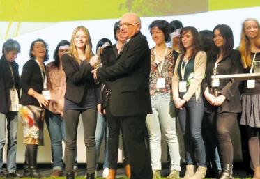 file-Robert Genibre, gérant de la société Caribou TG, a reçu le prix Agri Sud-Ouest Innovation des lycéens, décerné dans le cadre du Printemps 2016, organisé par le pôle de compétitivité.
