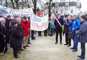 file-250 personnes ont répondu à  l'appel du comité de soutien, avec l'appui de la FRSEA et des FDSEA d'Aquitaine, et sont venues  témoigner leur solidarité à  Daniel Amblevert. Â© Le Sillon