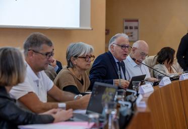Les conseillers départementaux en session