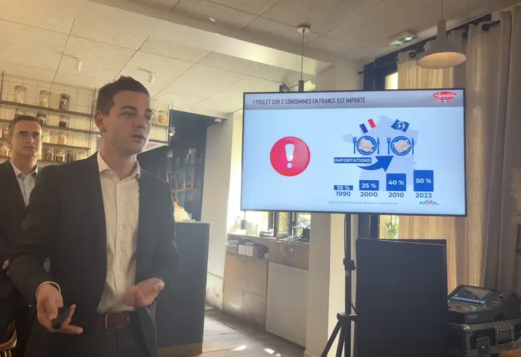 conférence de presse avec Caillère directeur commercial de la marque le Gaulois Professionnel
