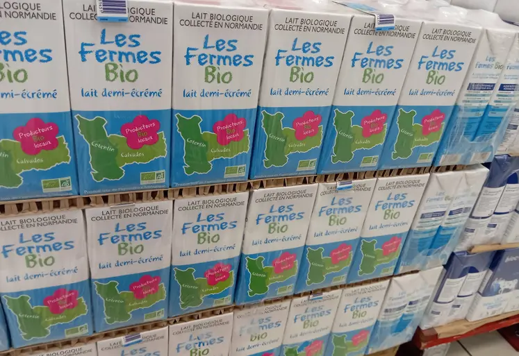 palette de packs de lait bio