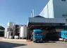 camion devant une usine