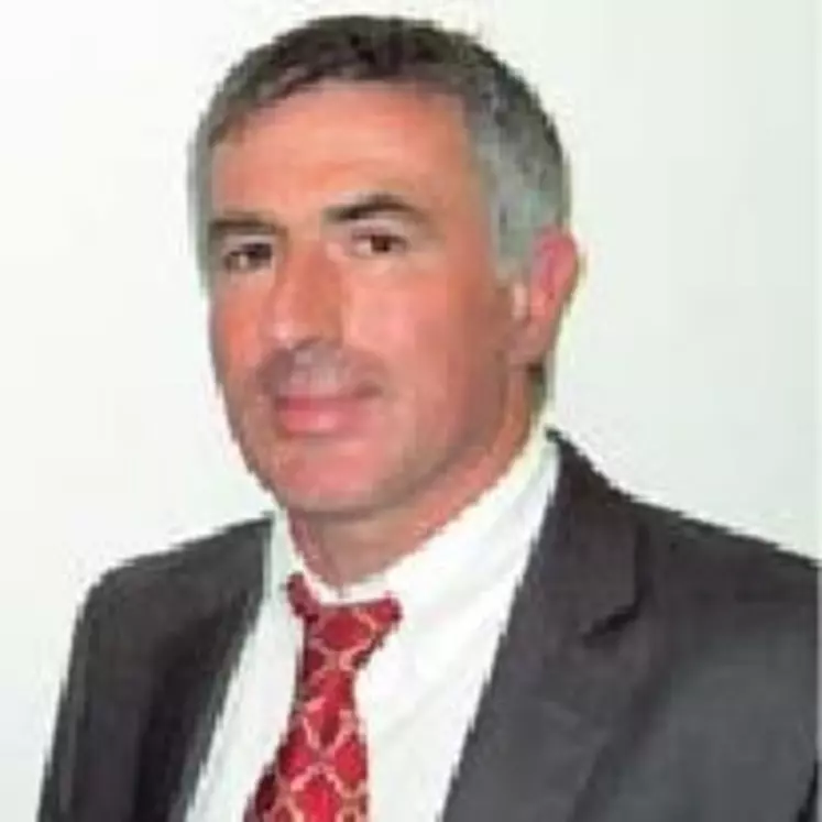 Dominique Chambon, président du
Cnaol : « Maintenir des savoir-faire
spécifiques, valoriser les ressources
liées au terroir et démontrer la
durabilité des filières AOP, tels sont
les objectifs du nouveau RMT en cours
d'agrément."