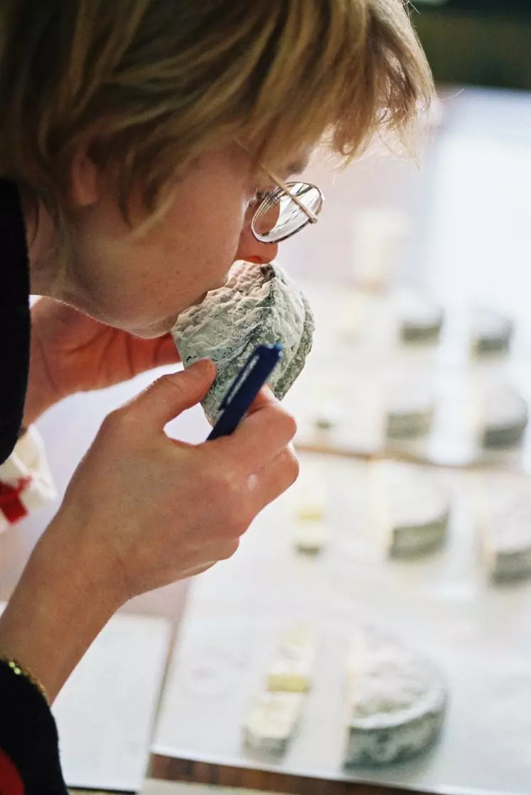Parmi les 6 pôles de compétences d’Actaliat, le pôle sensoriel bénéficie de 4 laboratoires spécialisés répartis sur le territoire national, un panel de 10 000 consommateurs (enfants, adolescents, adultes), de groupes experts et d’une aromathèque