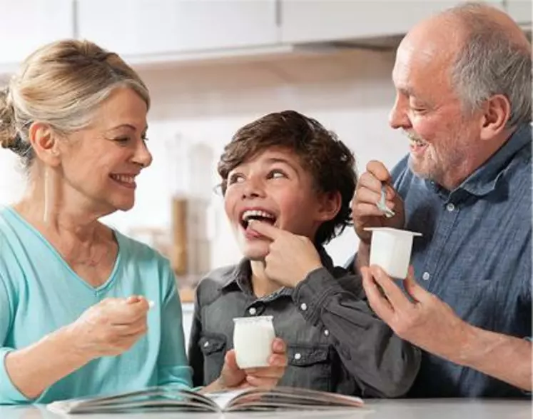 Selon des études récentes,
le manque de calcium favorise
l’augmentation de la masse
grasse. Le calcium pourrait
donc aider à limiter le 
surpoids et l’obésité.